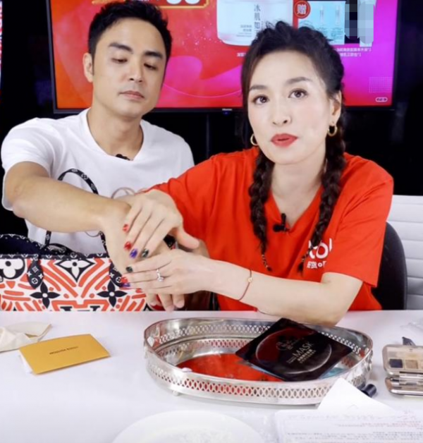 陶虹退出張庭夫婦傳媒公司，昔日閨蜜情破裂？見好就收才是硬道理