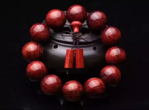 珠串的繩線對文玩的重要性 珠串的繩線對文玩的重要性