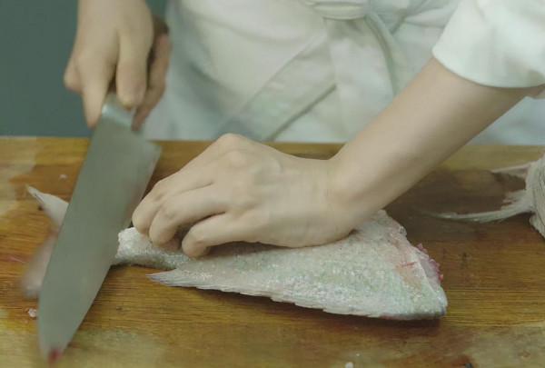 終於等到阮經天新劇被傳好訊息，積壓2年要來了，與女主差16歲