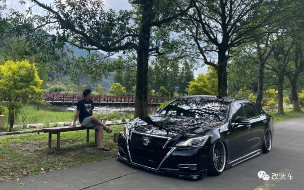 是什麼讓妹子上車後都說好？14代皇冠移植日規件融合雷克薩斯內飾