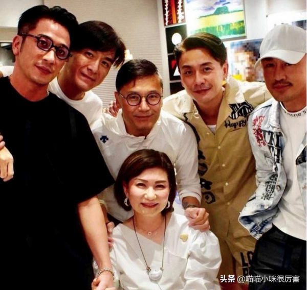 太瘦土氣大方臉，年輕時很一般，老了卻變帥的8位男星，不服不行