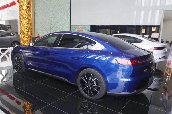 比亞迪漢EV新車型到店，新車色+5G加持，爆款更香