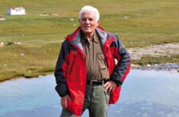 外國棄嬰被中國夫妻收養，成頂級科學家，對外堅稱：我是中國人