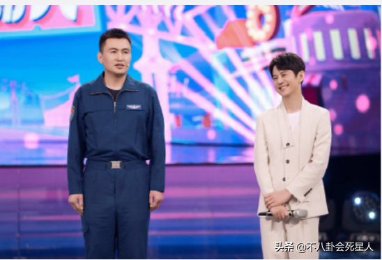 《你好星期六》開播，節目亂七八糟、像個大雜燴，何炅完全帶不動