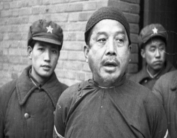 1951年槍斃漢奸,李克農在刑場大喊:槍下留人!他救下的是誰? 1951年槍斃漢奸,李克農在刑場大喊:槍下留人!他救下的是誰?