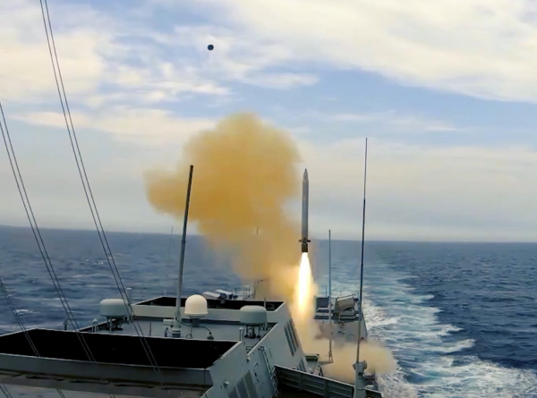 12月8日,我軍演練封鎖海峽;近2成美民眾稱我軍最強;拜普會談崩 12月8日,我軍演練封鎖海峽;近2成美民眾稱我軍最強;拜普會談崩