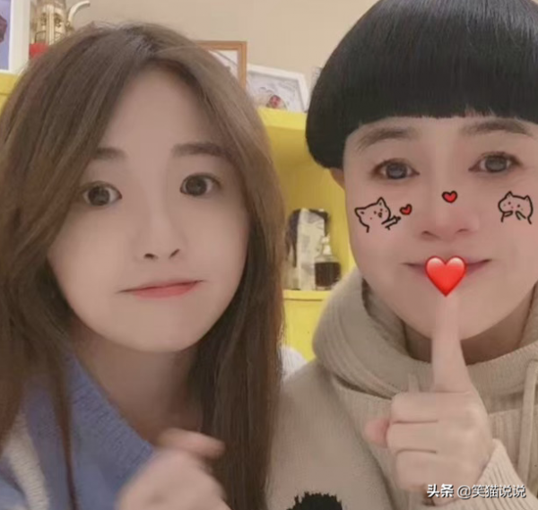 金龜子22歲女兒近態曝光，大眼長髮似張含韻，母女同框互動好有愛