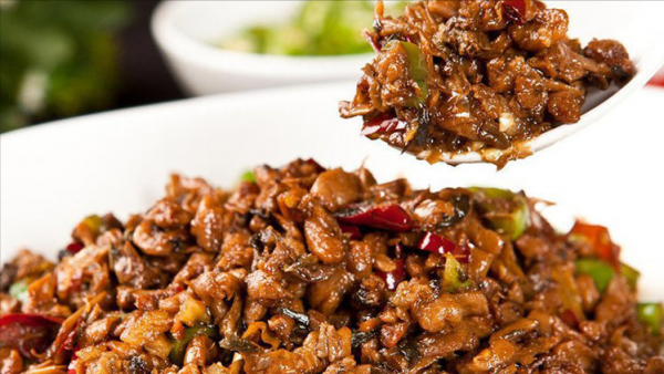 湖南最出名的12道名菜，香辣可口，又鮮又嫩，自己在家也能輕鬆做