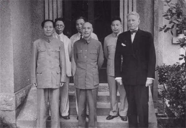 重慶談判時,蔣介石準備讓毛澤東當新疆省長,主席得知有何反應 重慶談判時,蔣介石準備讓毛澤東當新疆省長,主席得知有何反應