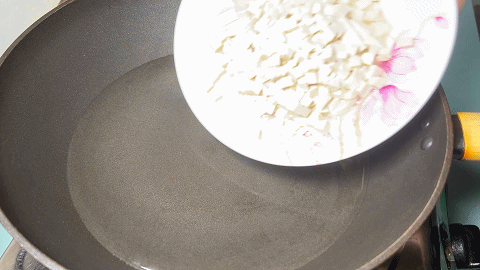 小蔥拌豆腐好吃有方法,這樣做的豆腐入口嫩滑,蔥香十足清淡解膩 小蔥拌豆腐好吃有方法,這樣做的豆腐入口嫩滑,蔥香十足清淡解膩