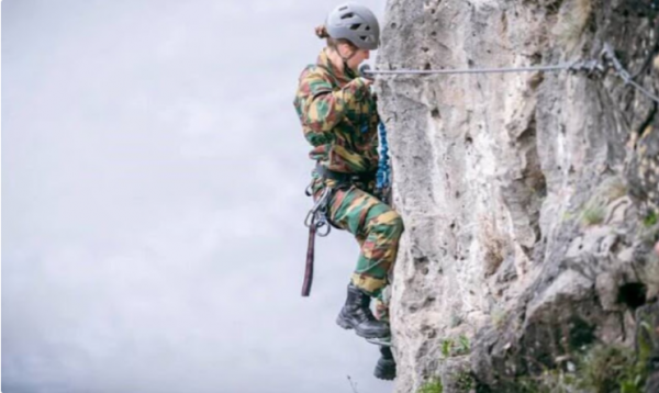 伊麗莎白：比利時首位女王儲，12歲遭死亡威脅，會說中文的鐵娘子