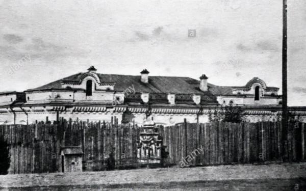 103年前，俄國末代沙皇尼古拉二世全家被蘇俄政權處決始末