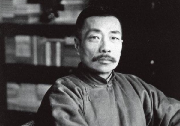 匈奴挑釁漢朝，寫下四字戰書，漢朝小吏每字添一筆，將其嚇退