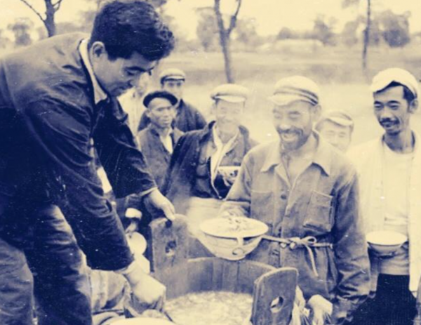 1959年，河南林縣四處尋找一個人，一馬伕哽咽道：主席還記得我