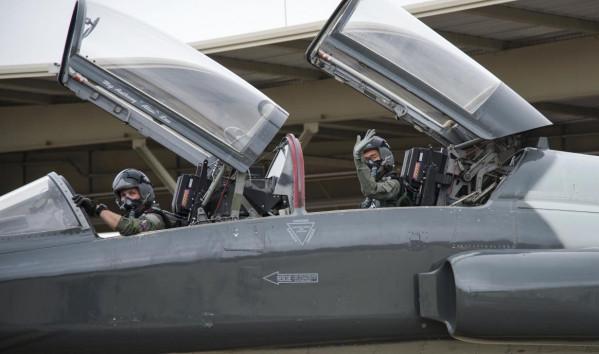 比印度還能摔飛機！美軍連摔兩架戰機，戰力是靠高事故率換來的？