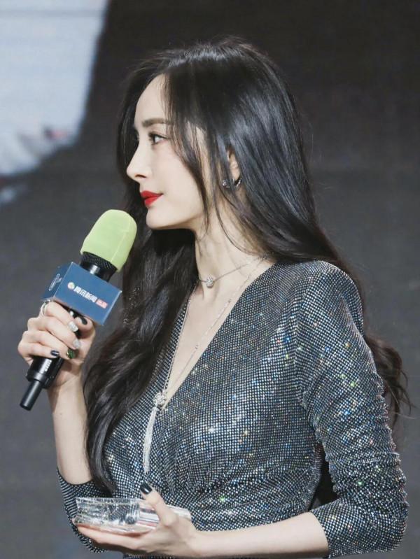 楊冪新造型真的好美，完全藏不住女人味