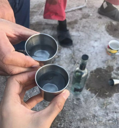 2005年，湖南老漢揹著工友屍體走了半個中國，稱：為了落葉歸根