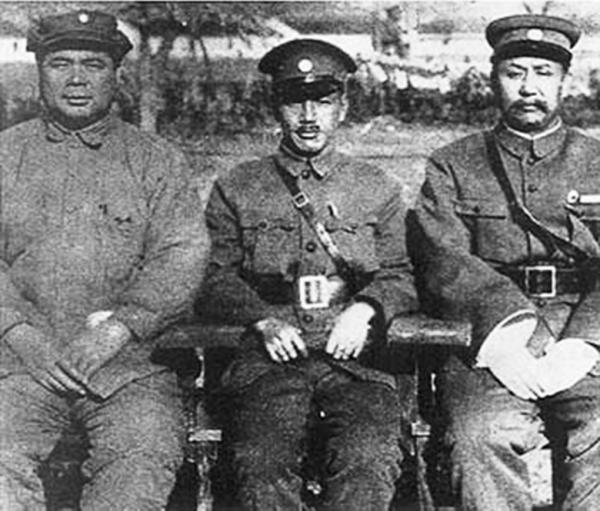 馮玉祥請客從不允許吸菸,但只有一人例外,主席:我要違反紀律了 馮玉祥請客從不允許吸菸,但只有一人例外,主席:我要違反紀律了