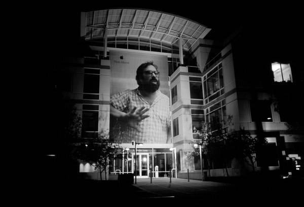 火了 7 年，蘋果最經典 iPhone 廣告怎麼做到的？