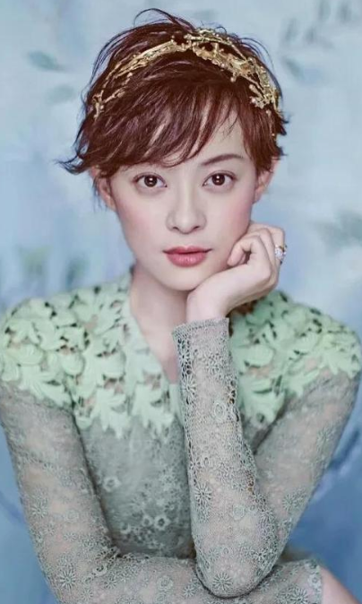 10位全國優秀電視劇女演員，最大的71歲，最小的38歲，誰爭議最大