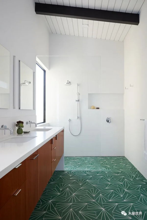 用當年的流行風格改建60年前的木屋,享受現代溫馨的生活 用當年的流行風格改建60年前的木屋,享受現代溫馨的生活