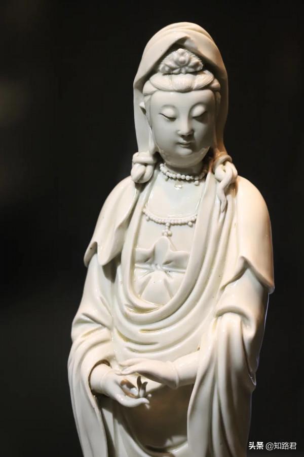 不說你能猜出這是用瓷雕出來的花?細膩白皙的白瓷,塑造力太強了 不說你能猜出這是用瓷雕出來的花?細膩白皙的白瓷,塑造力太強了