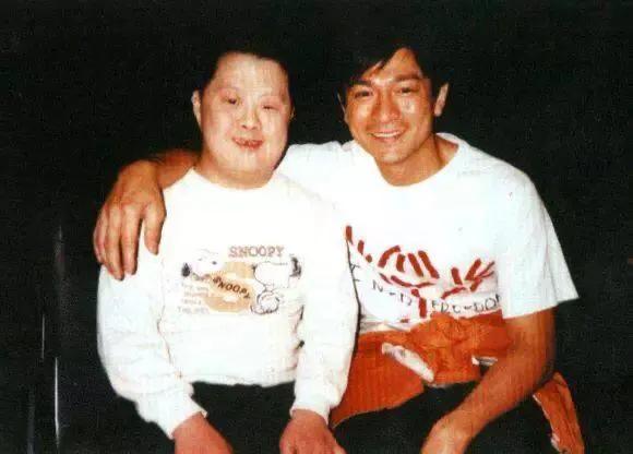 一場長達24年的謊言，“天才指揮家”舟舟是如何走上神壇的？