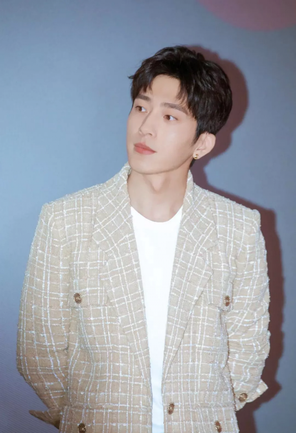 超會穿的男明星？井柏然的包包你種草了嗎