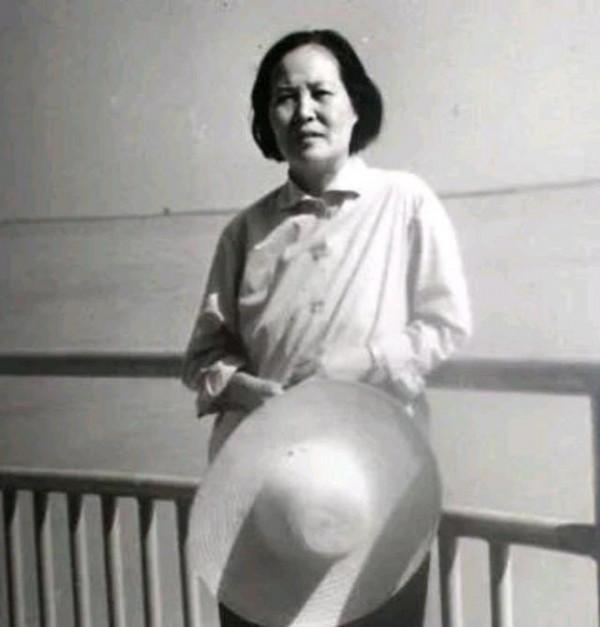 解放戰爭中，貢獻最大的3位紅色特工是誰？為何建國後職務不高