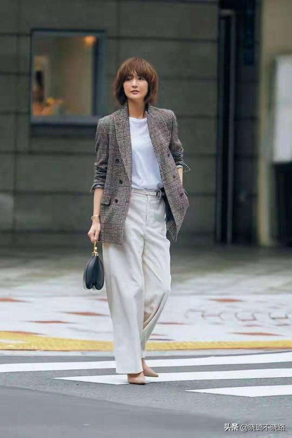 被52歲的富岡佳子驚豔了,穿搭簡約優雅有氣質,太值得參考借鑑 被52歲的富岡佳子驚豔了,穿搭簡約優雅有氣質,太值得參考借鑑