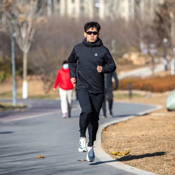 超輕保暖的GEAR LAB氣凝膠棉服，算是運動服裝裡的黑科技嗎？