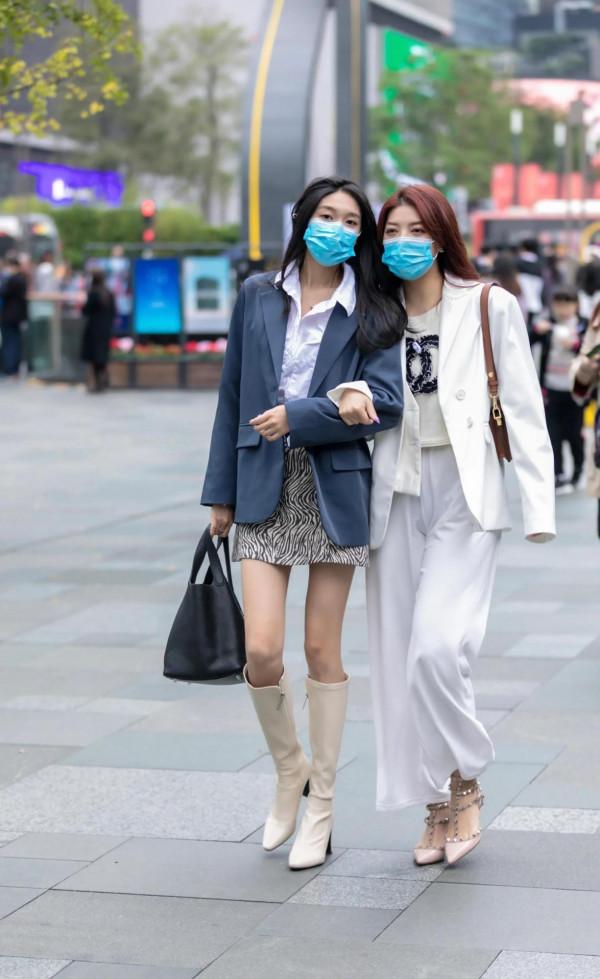 10組閨蜜穿搭示範：帶你瞭解2021秋冬流行趨勢