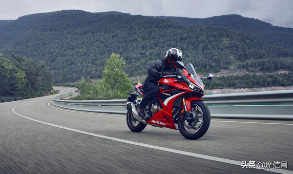 本田釋出2022款運動街跑CBR400R