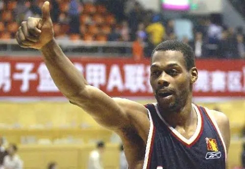 CBA歷史單場籃板top15：姚明兩次30&plus;上榜，一人獨佔6席