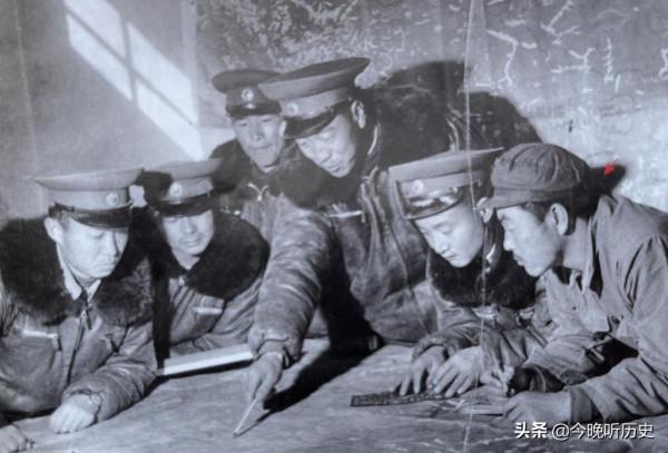 我轟炸機鎖定江面牛皮船,彈倉門已開啟,指揮部卻急令:取消轟炸 我轟炸機鎖定江面牛皮船,彈倉門已開啟,指揮部卻急令:取消轟炸