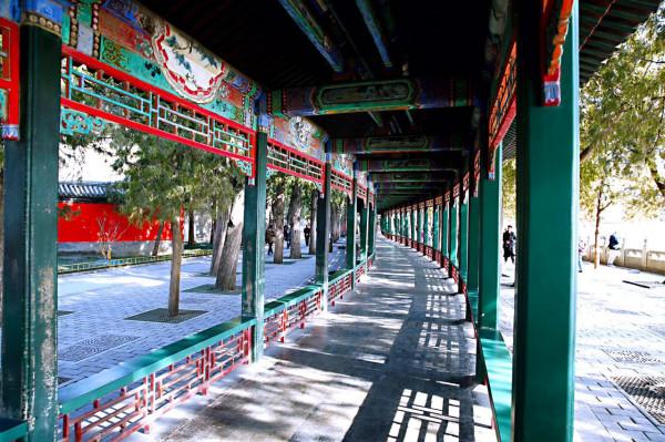 北京金光穿洞奇觀，只有冬天才能看到，就在這個皇家園林內