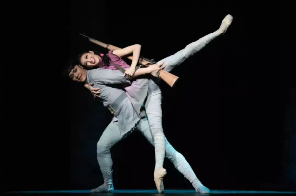 “百年百部”傳統精品經典再現,芭蕾舞劇《八女投江》全國巡演 “百年百部”傳統精品經典再現,芭蕾舞劇《八女投江》全國巡演