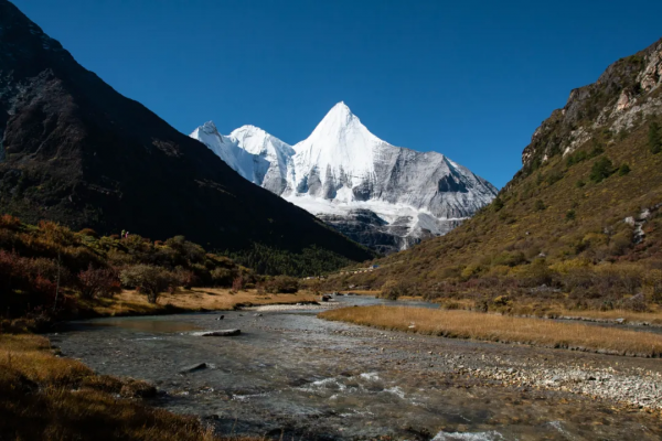 川西環線之旅 - 稻城三神山，世界級的雪山