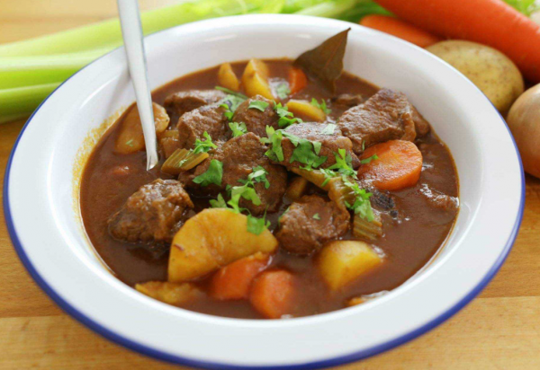 燉牛肉要想軟爛入味，“二料”記得放，半小時燉軟不塞牙，巨好吃