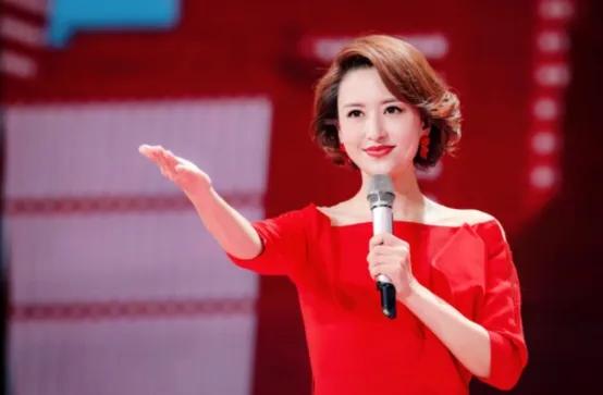 央視主持張蕾：被楊帆暗戀多年，有緣無分，嫁普通生意人生一子