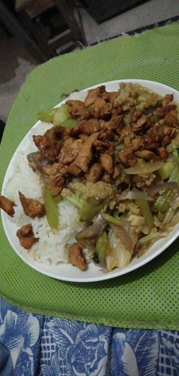 這道菜百吃不厭，1盤飯5分鐘幹完，男士們學學吧