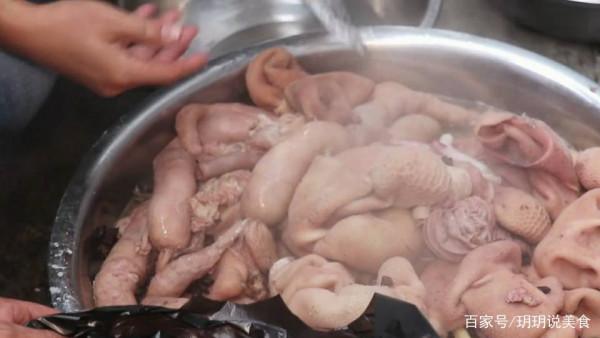 河南四兄弟合夥賣小吃，30年沒分家一天賣40只，過年要賣200只