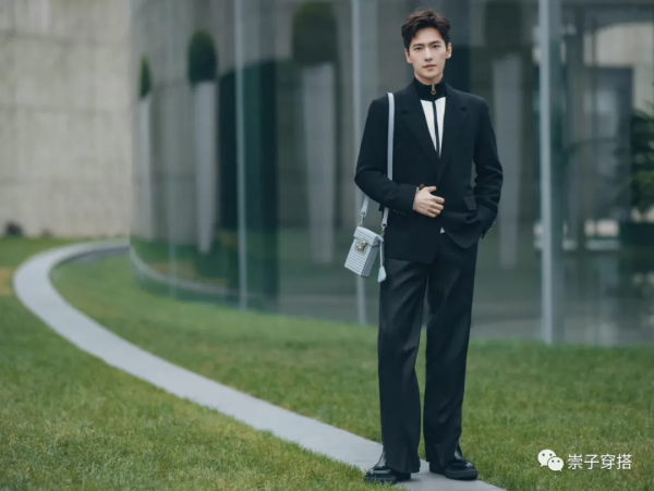 楊洋的西服，李易峰的皮夾克，簡單又易學，同樣適用於我們