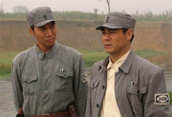 這位開國中將沒學過武術,僅靠一身蠻力,卻能輕鬆制服許世友 這位開國中將沒學過武術,僅靠一身蠻力,卻能輕鬆制服許世友