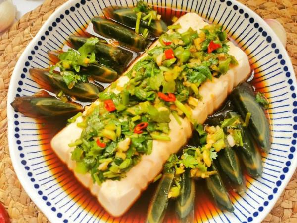 做涼拌菜，最忌直接放生抽，記住“3放2不放”，拌啥都好吃