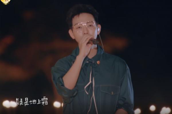 衛視中秋晚會明星造型:張碧晨人魚裙仙氣足,戚薇蓬蓬袖誇張 衛視中秋晚會明星造型:張碧晨人魚裙仙氣足,戚薇蓬蓬袖誇張