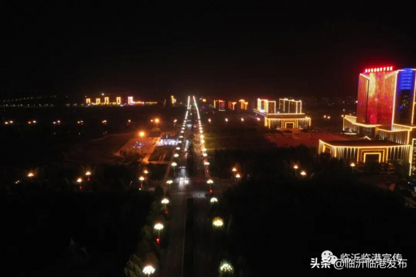 夜晚的臨港,太熱鬧了吧! 夜晚的臨港,太熱鬧了吧!