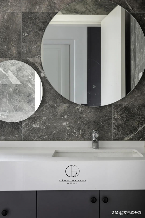 極簡灰色·80㎡清水房改造設計實景——行走的大衛 極簡灰色·80㎡清水房改造設計實景——行走的大衛