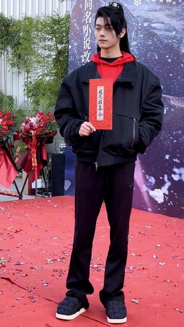 古力娜扎、許凱領銜《雪鷹領主》開機,這顏值,真好嗑,值得期待 古力娜扎、許凱領銜《雪鷹領主》開機,這顏值,真好嗑,值得期待