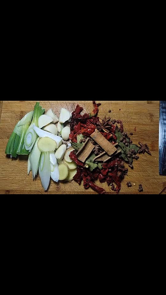 回味無窮的香到舔手指的雞肉泡餅來拯救你的胃